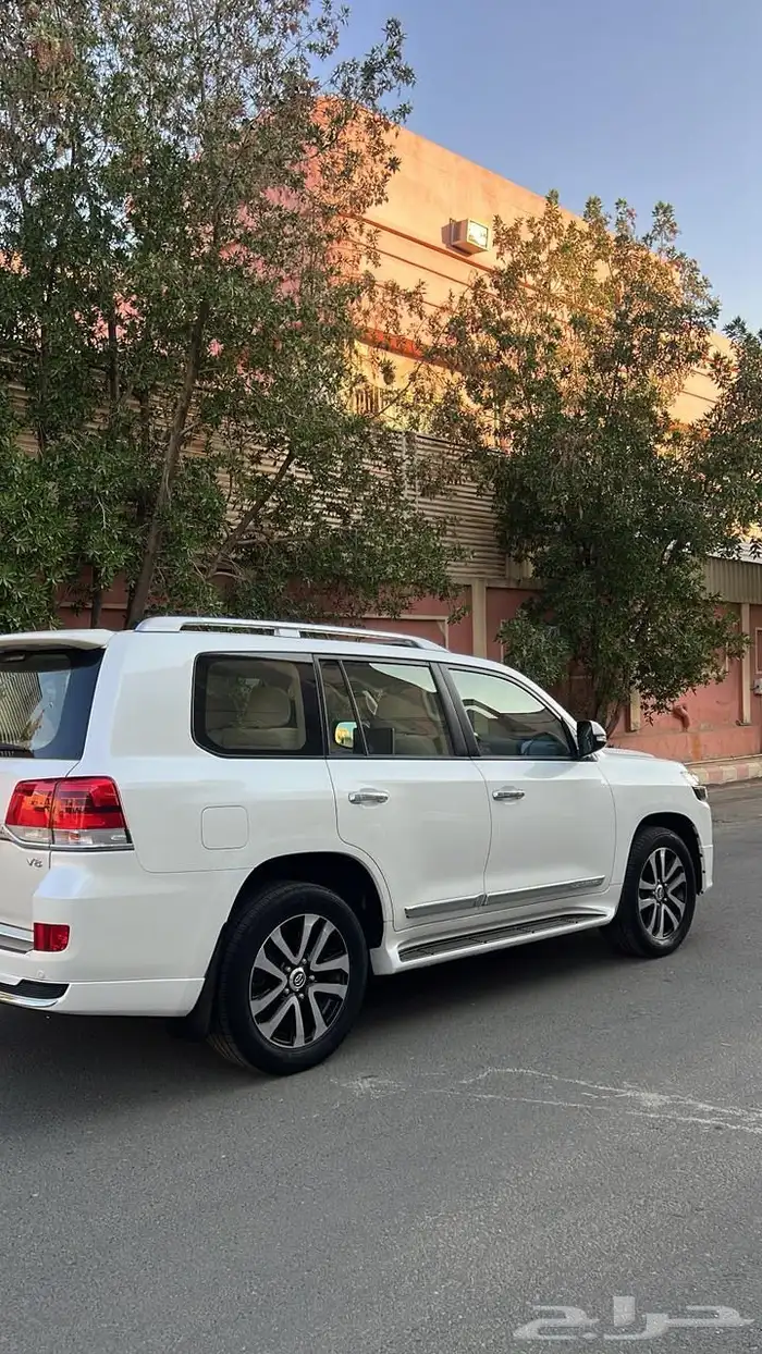 لاند كروزر 2019 تورنق 16