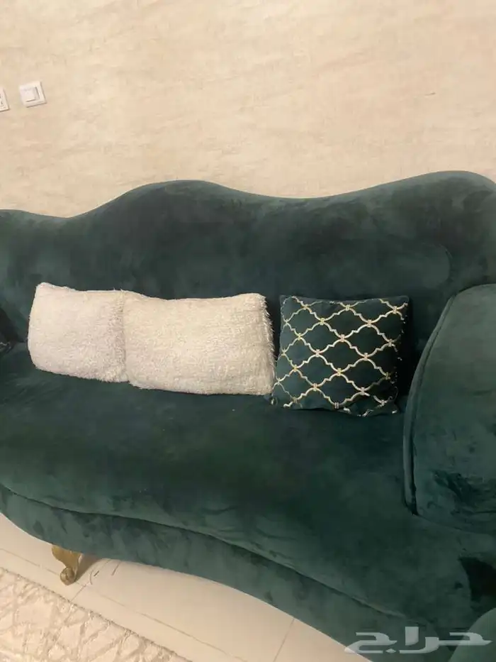 كنب للبيع نظيف ومعاه ستاره وثلاث طاولات وفرشه 0