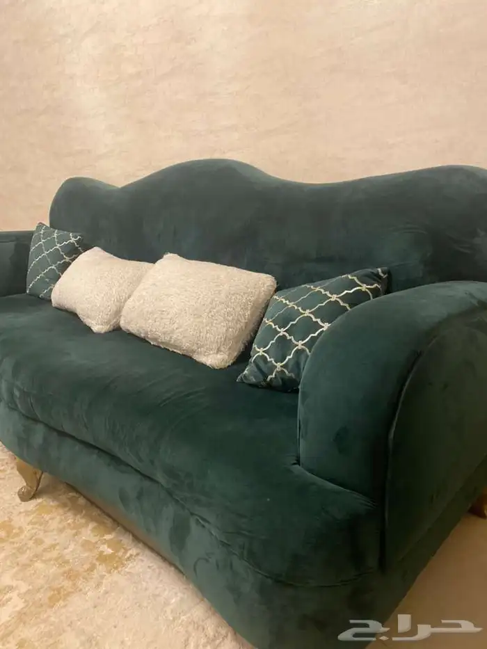 كنب للبيع نظيف ومعاه ستاره وثلاث طاولات وفرشه 2