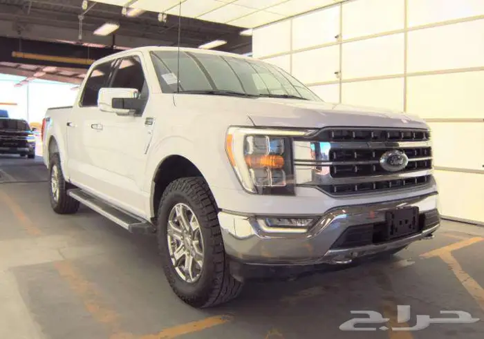 2023 Ford F-150 LARIAT Crew Cab Short Bed 2