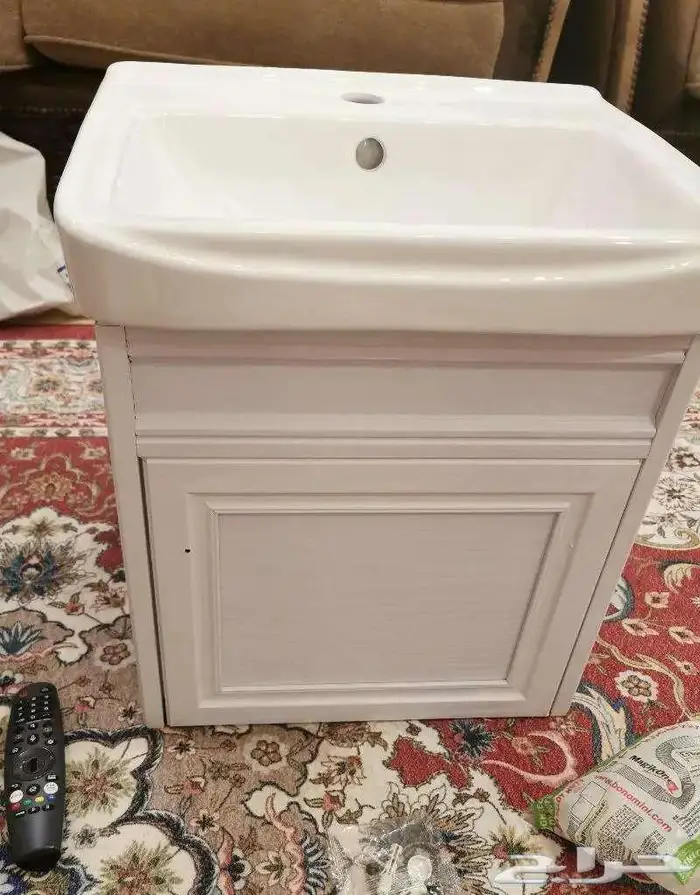 جديد بالكرتون. حوض صغير بقاعدة المونيوم 0