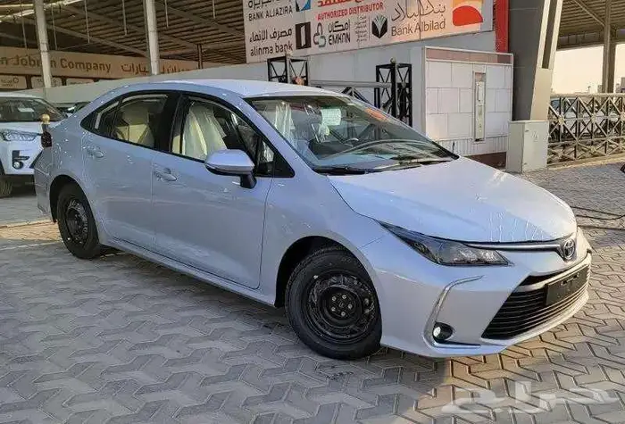 تويوتا كورولا 2025 جميع الفئات و الالوان اصفار 10
