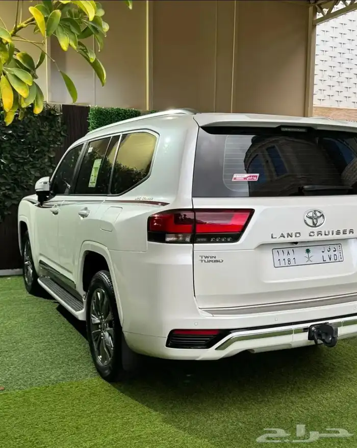 لاندكروزر 8