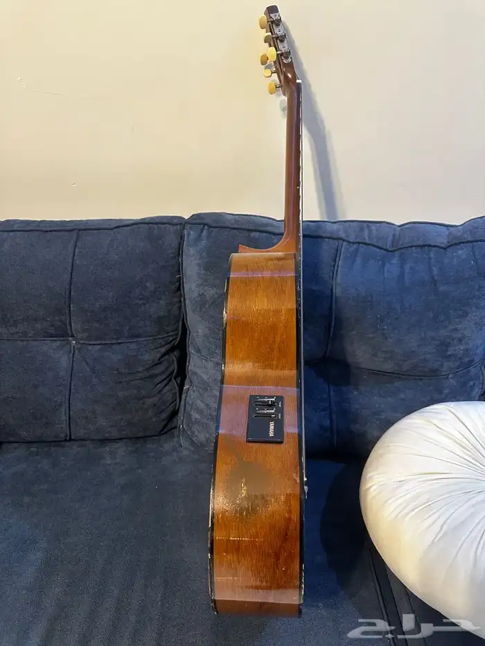 جيتار ياماها آخر صناعه نظيف 8