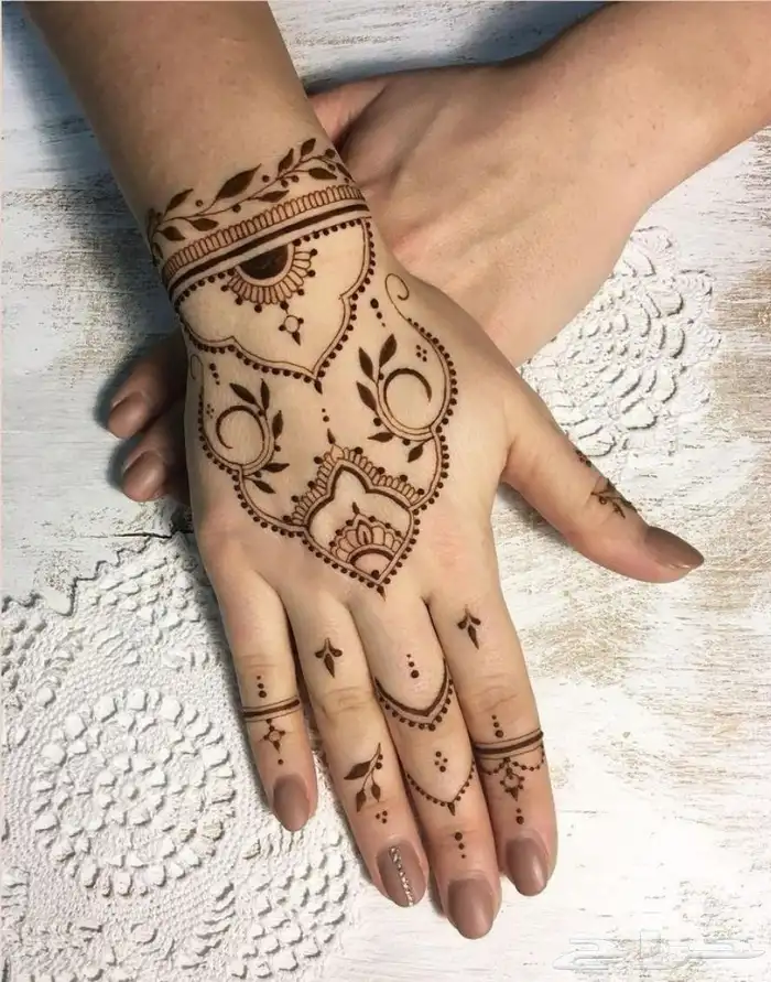 نقش حنة وتاتو اسود بصبغة 5