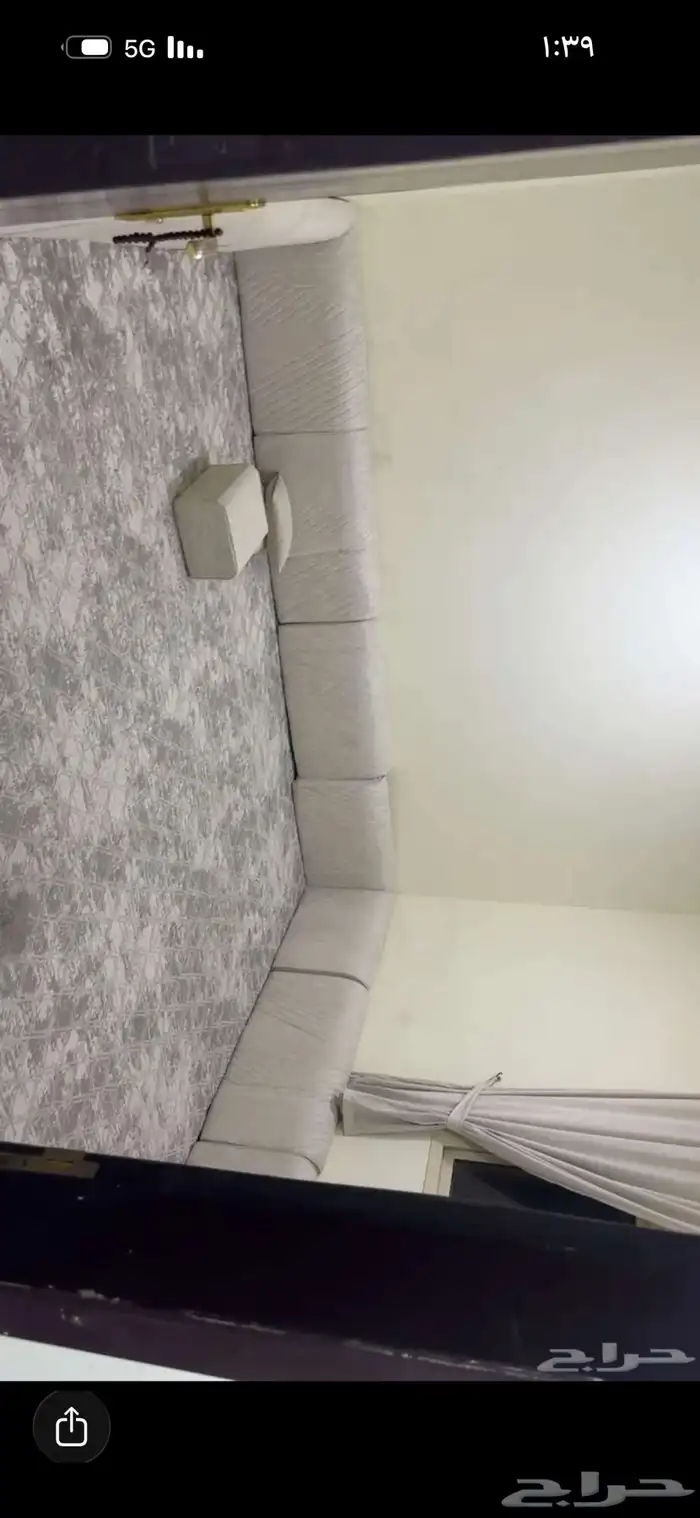 للبيع مساند وكنبات وطاولات 0