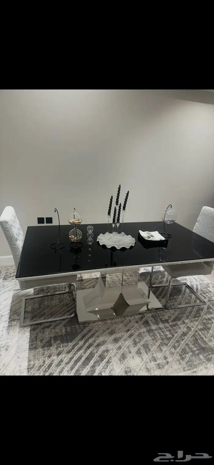 طاولة سفرة 6 كراسي مع سجادة و وحدة رفوف للبيع 3