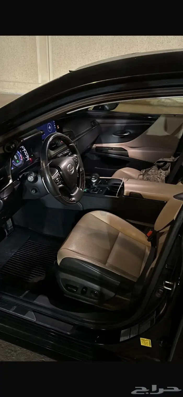 لكزس 250الموديل 2022 4