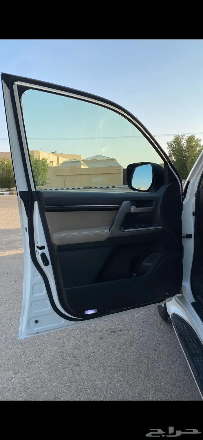 لاندكروزر في اكس ار 2011 5.7 سعودي 9