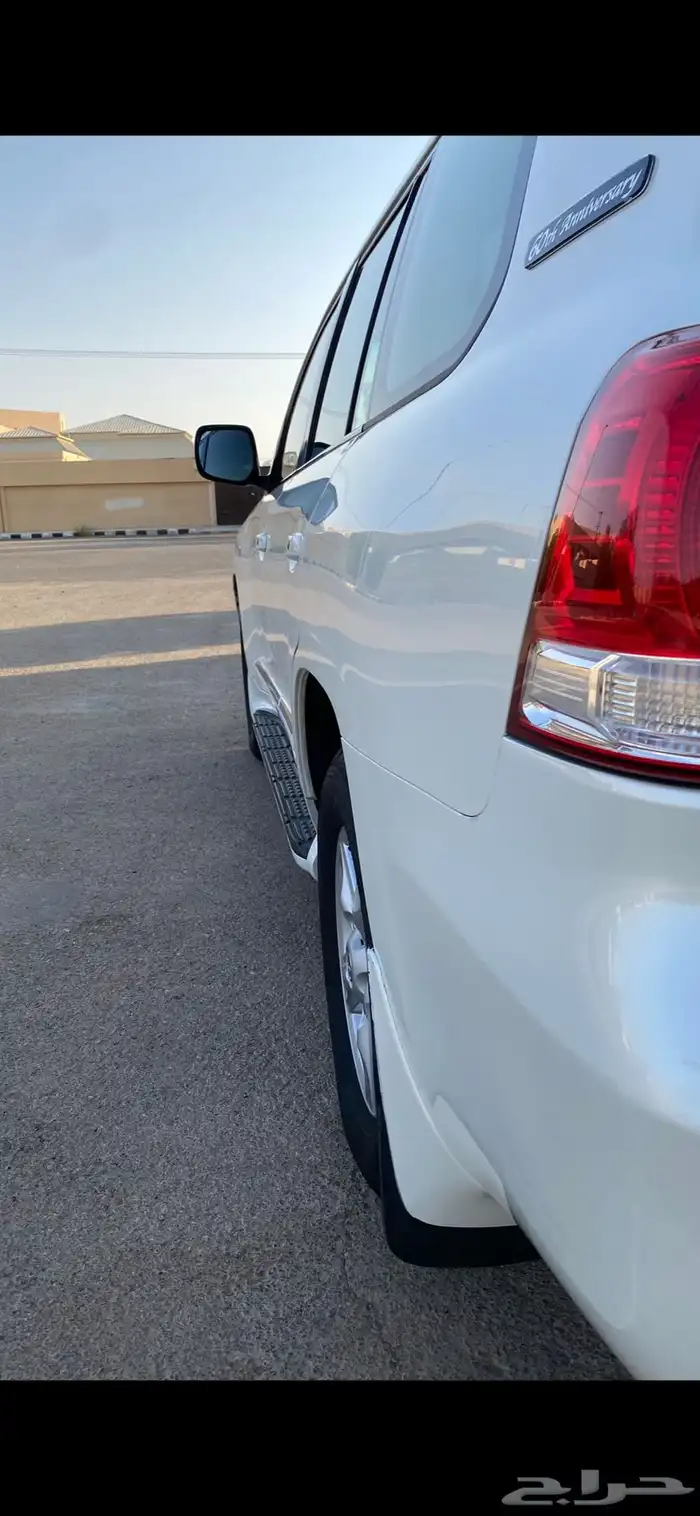 لاندكروزر في اكس ار 2011 5.7 سعودي 4