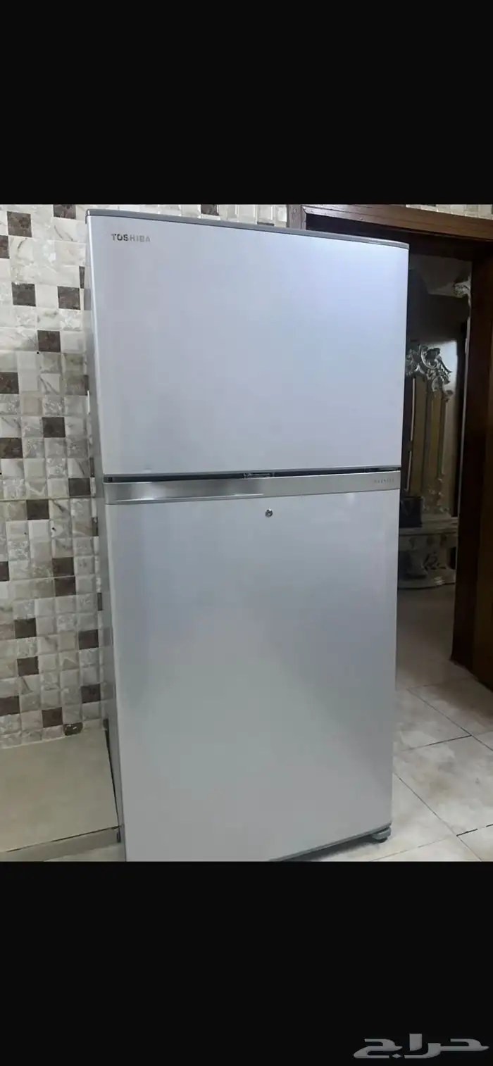 ثلاجة توشيبا نظيفه وفرن ودولاب ملابس 0