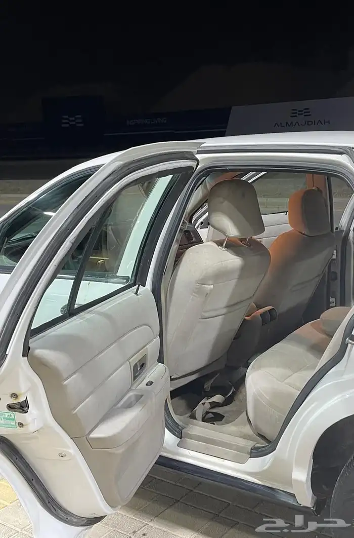 فورد مخزن يحمل لوحة مميزه 7