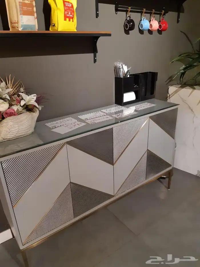 طاوله الوحده ب300 0