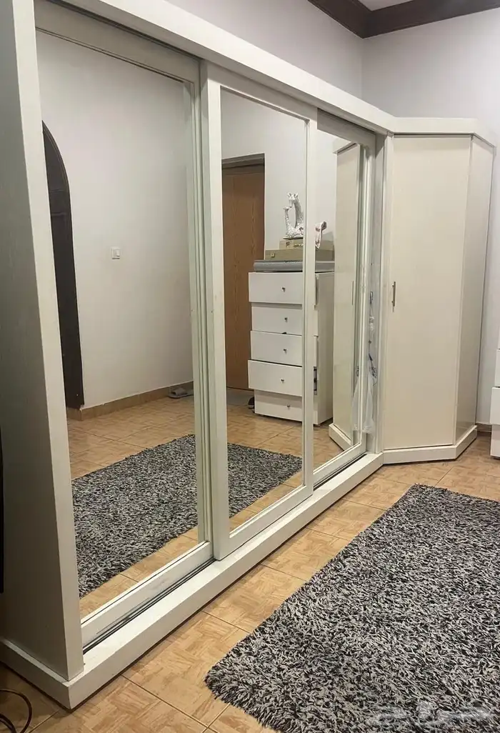 دولاب ثلاث فتحات مع زاويه 0