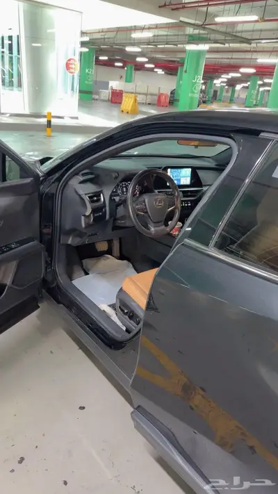 لكزس UX 2023 للبيع index