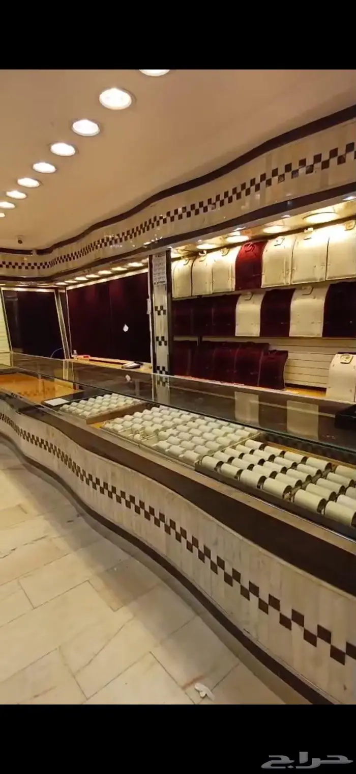 محل ذهب للإيجار بالدرب بموقع مميز 5