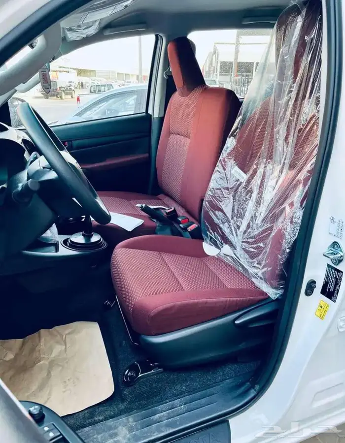 تويوتا هايلوكس غمارتين دبل سلق ديزل 2025 اصفار سعودي 8