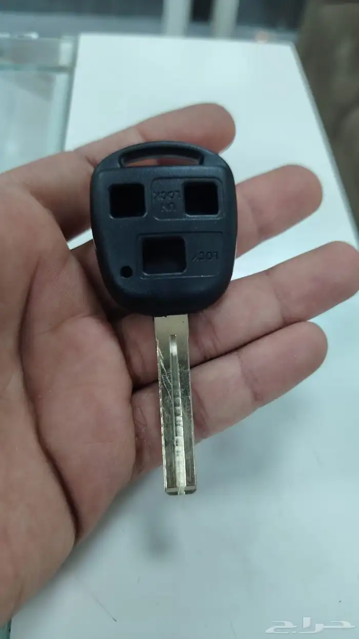 فتح شقق وخزنات تصليح ريموتات نسخ وبرمجة المفاتيح البصمة وال 0