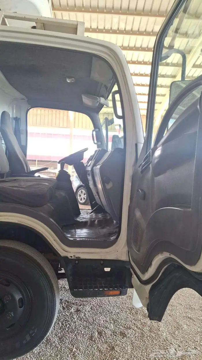 ايسوزو دينا ثلاجه قير عادي 2013 5