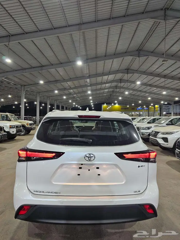 تويوتا هايلاندر GLE نص فل موديل 2025 6