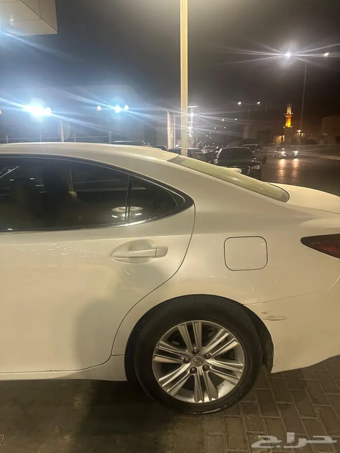 سيارة لكزس للبيع 2