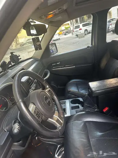 2012 Jeep Liberty   Excellent Condition index