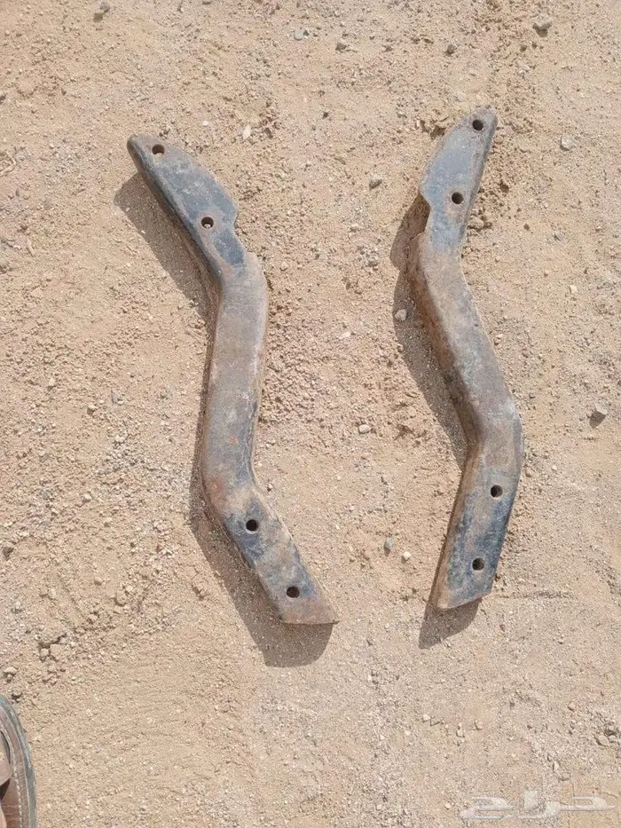 قواعد صدام خلفي هايلكس 0