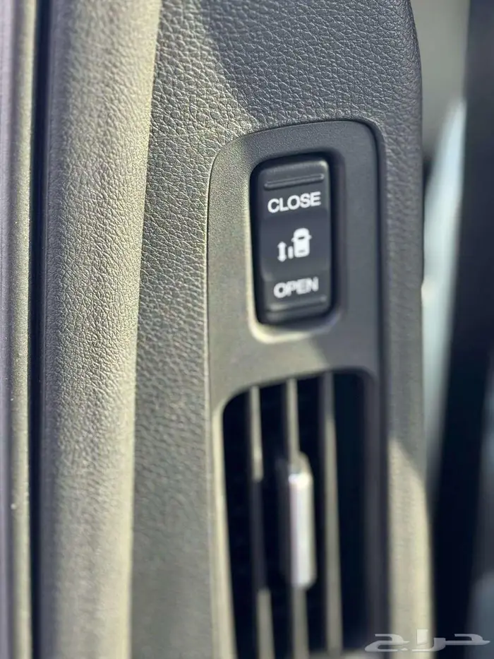 هوندا اوديسي LX موديل 2025 - اللون - ابيض - رمادي 8