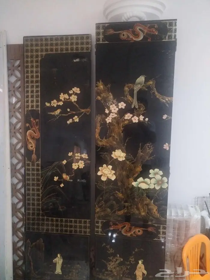 ساتر خشبي بطلاء ورسومات فنيه مميزه 1