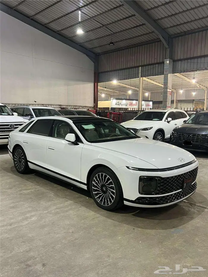هونداي ازيرا 2024 كاليجرافي فل كامل جديد ( الوكيل سعودي ) 3