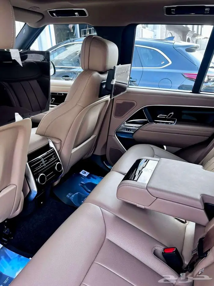 Range Rover Vogue SE 2022 (وارد الناغي) بحالة الوكالة 6