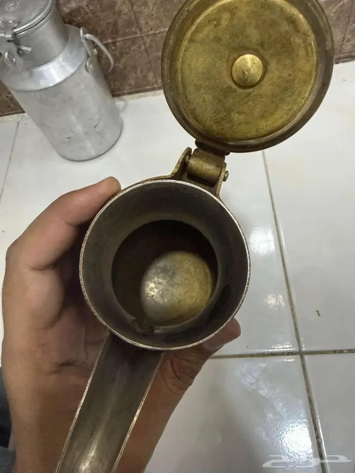 تراثيه دله ومصفاه وملقمه ومفواحه وبراد وسطل 5