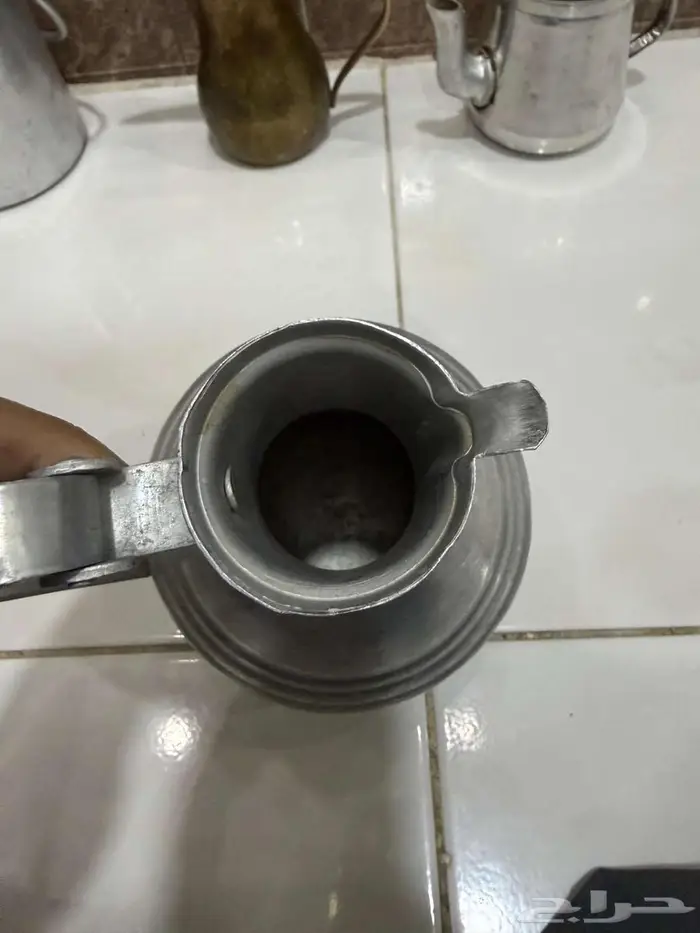 تراثيه دله ومصفاه وملقمه ومفواحه وبراد وسطل 1