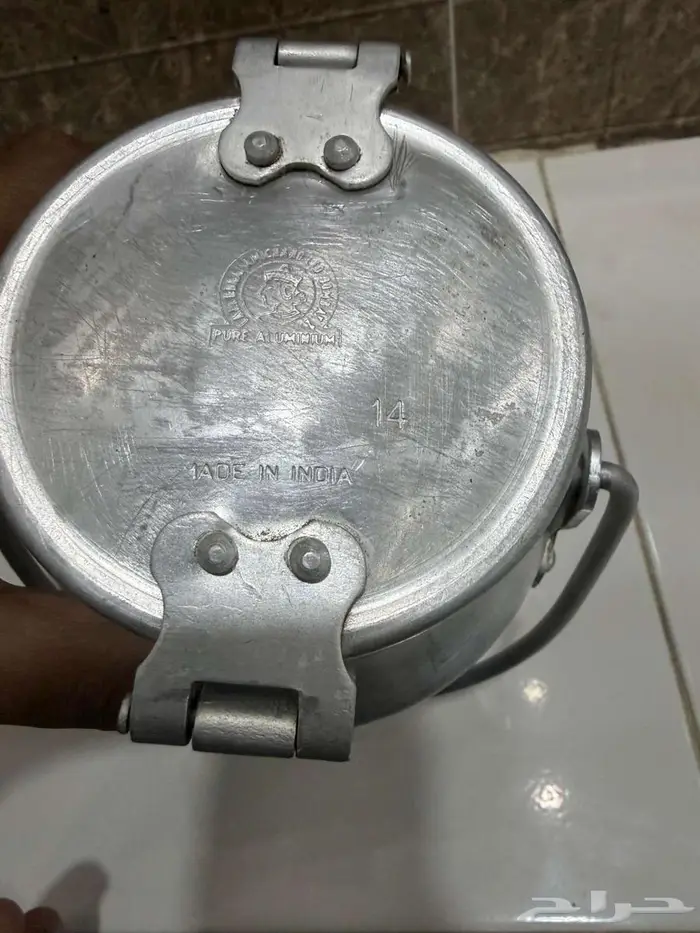 تراثيه دله ومصفاه وملقمه ومفواحه وبراد وسطل 7