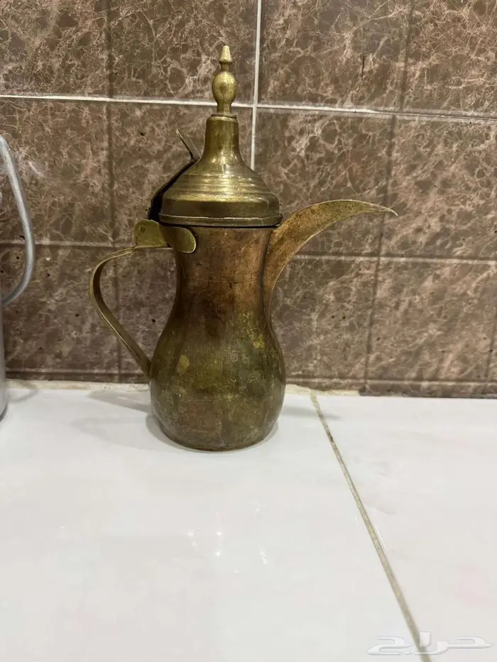 تراثيه دله ومصفاه وملقمه ومفواحه وبراد وسطل 9