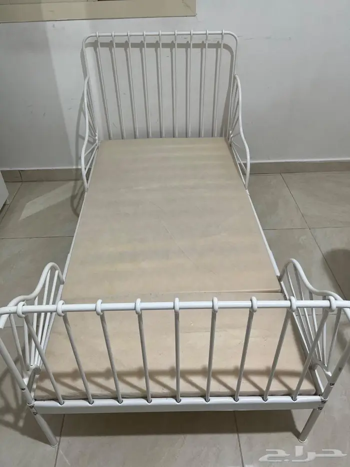 سرير أطفال ايكيا مع مرتبته 1