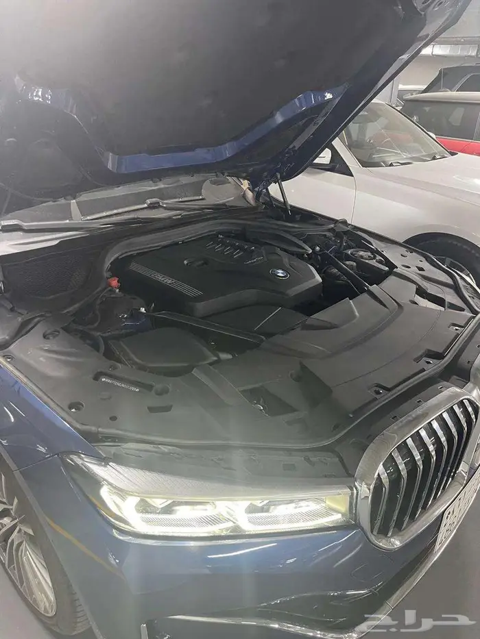 BMW 730Li فل كامل 2022 (اللون الأزرق المميز) 4