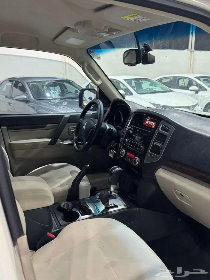 ميتسوبيشي باجيرو GLS 10