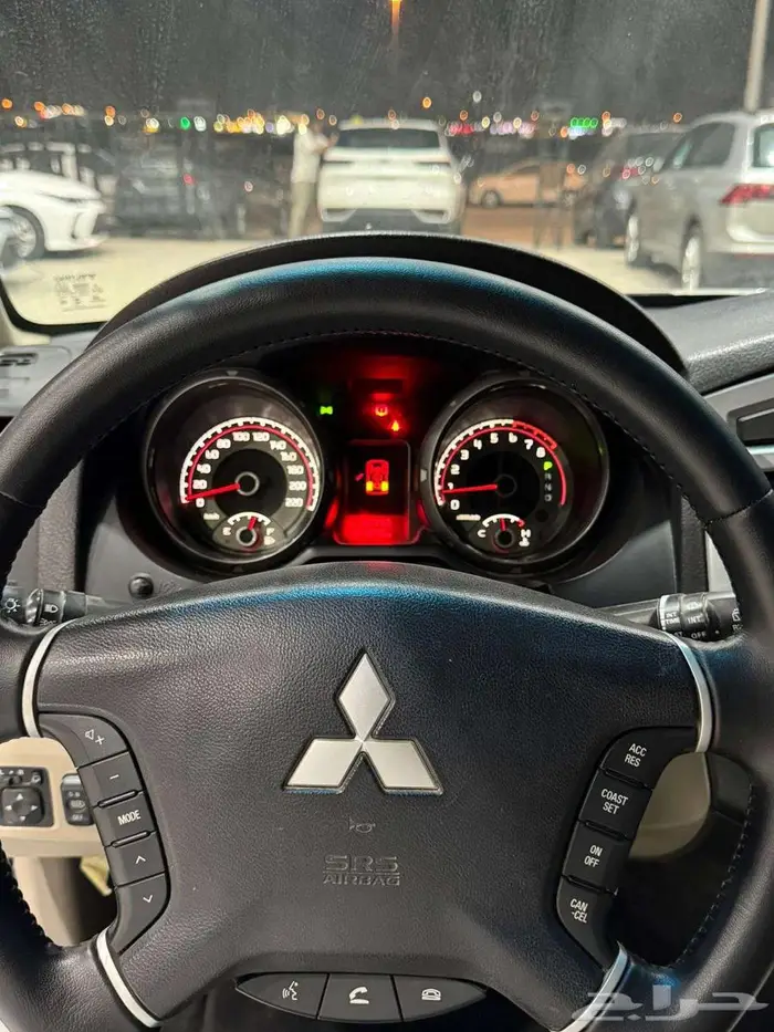 ميتسوبيشي باجيرو GLS 8