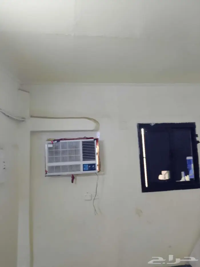 2مكيفات للبيع وتلفزيون وثلاجه نظيف مره 1