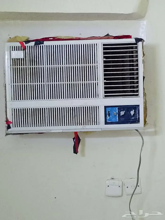 2مكيفات للبيع وتلفزيون وثلاجه نظيف مره 2