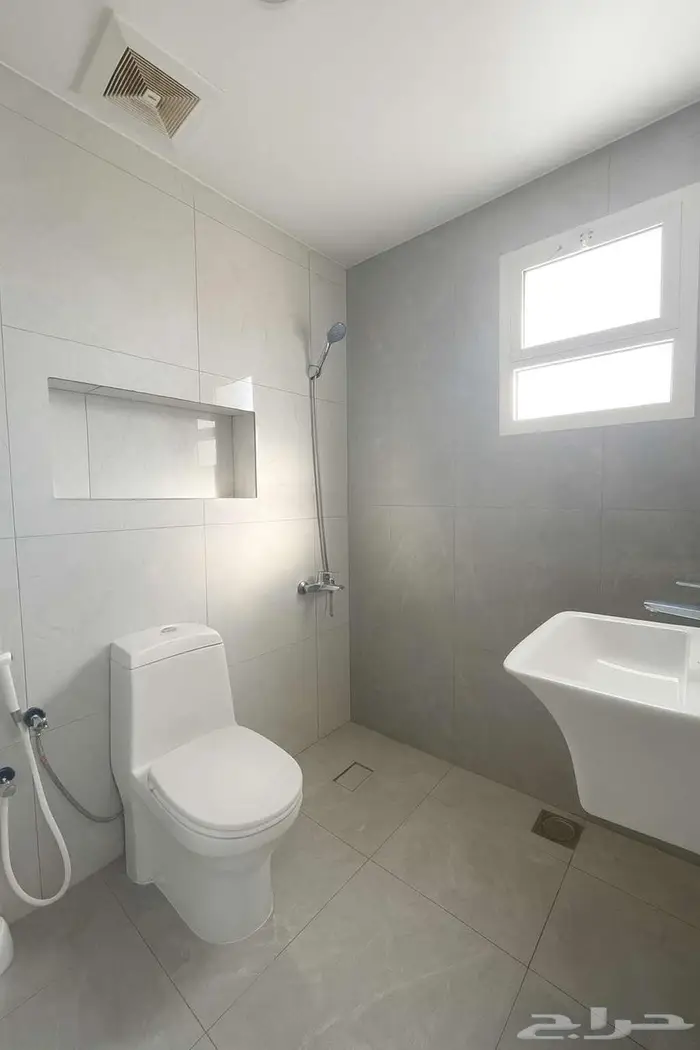 فيلا جديدة على البحر للايجار بدرة العروس الشاطئ الذهبي 31