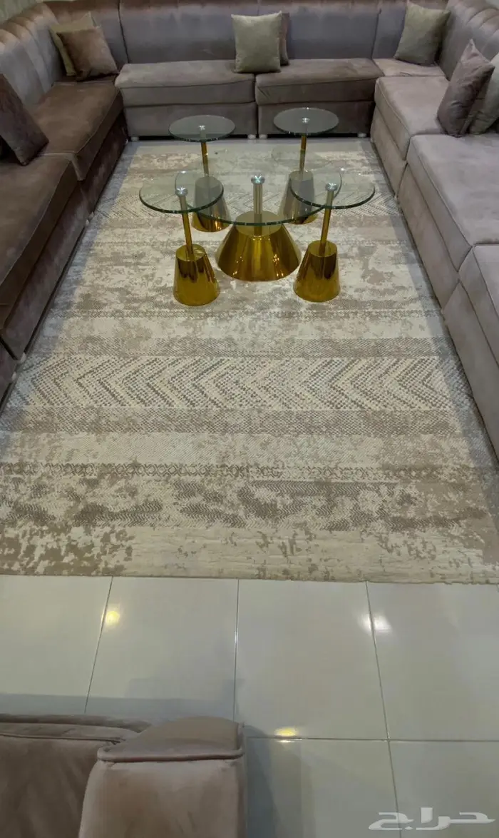 طقم كنب   وطاولات جديده لم تتعدا ال 7 شهور 1