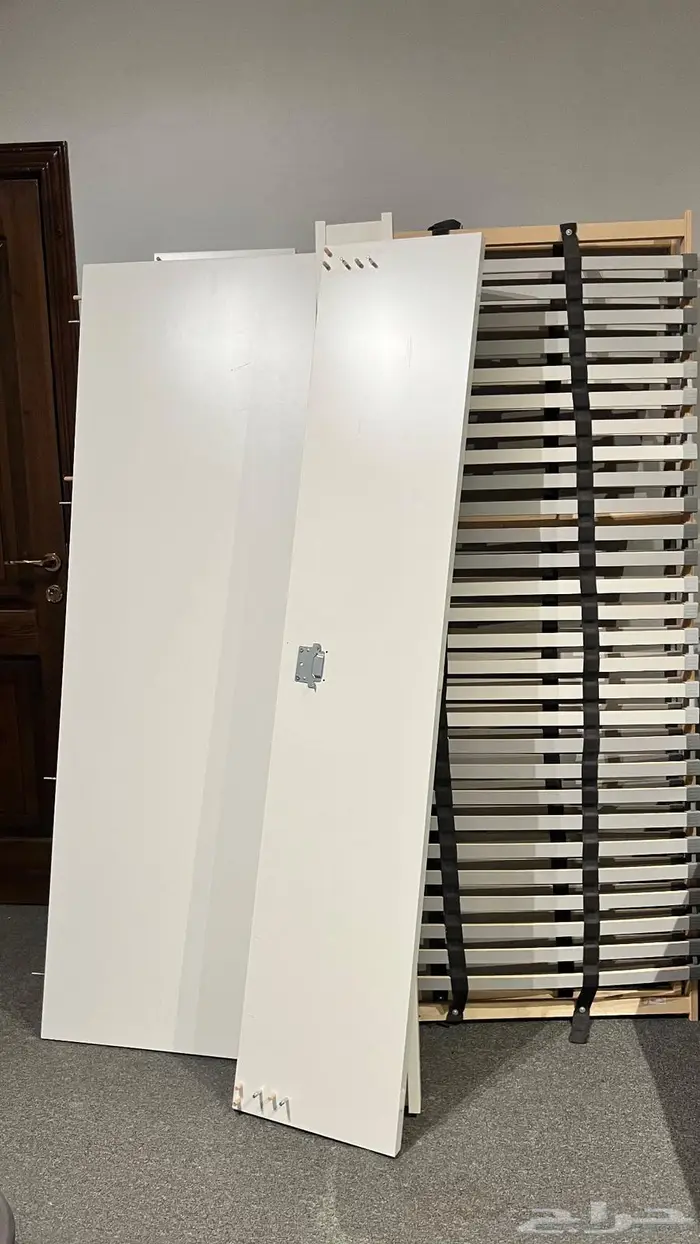 سرير من مجموعة malm من شركة إيكيا مستعمل نظيف 5