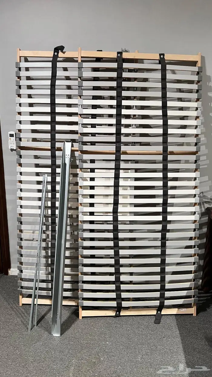 سرير من مجموعة malm من شركة إيكيا مستعمل نظيف 8