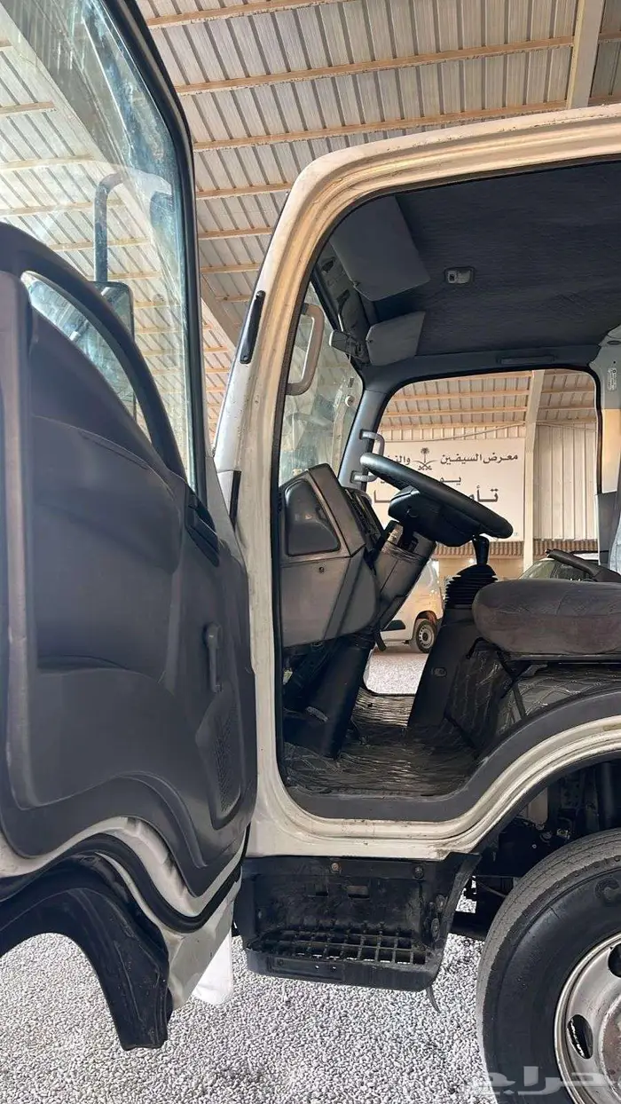 ايسوزو دينا شاص 5 متر قير عادي 2012 5