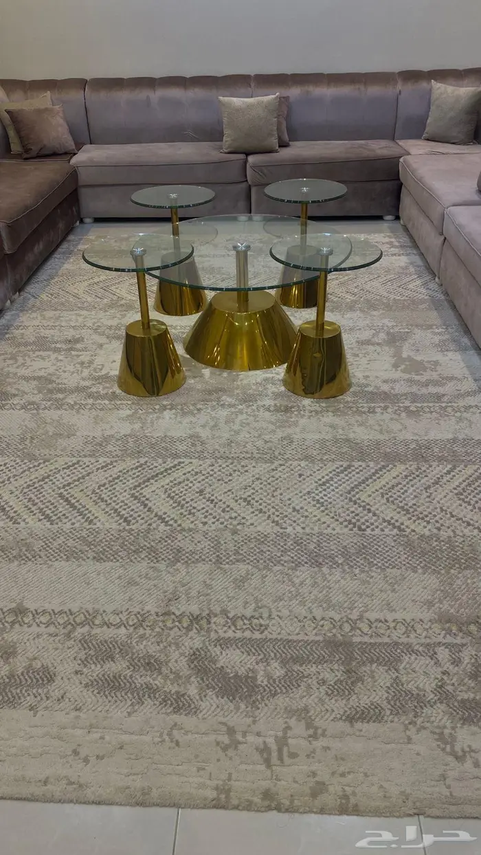 طقم كنب   وطاولات جديده لم تتعدا ال 7 شهور 0