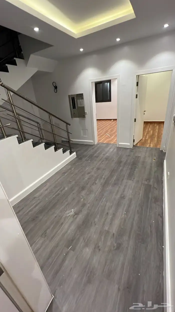 باركيه SPC مقاوم للماء عليه ضمان 10سنوات 23