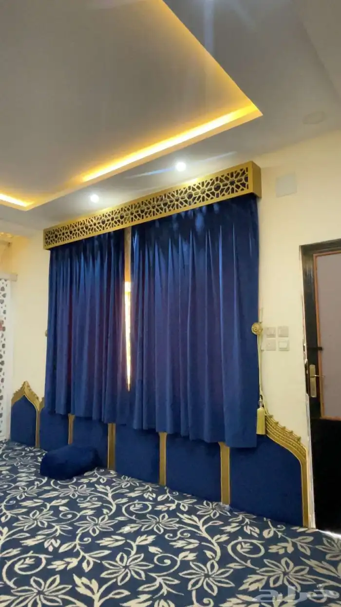 مجلس ارضي مع السجاده الستاره وستاره نظيف جدا محايل 2