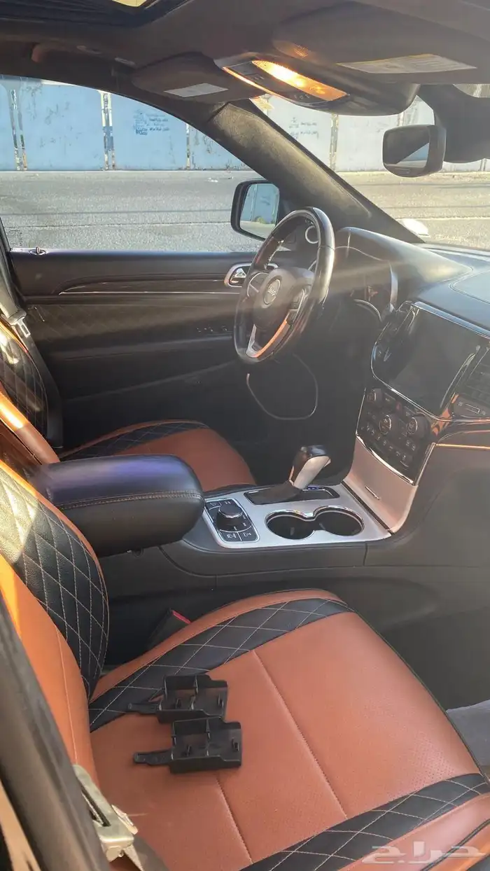 جيب جراند شيروكي Summit 2020 12